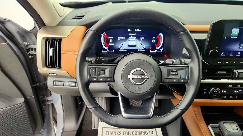 Used 2023 Nissan Pathfinder Platinum AWD/4WD image 14