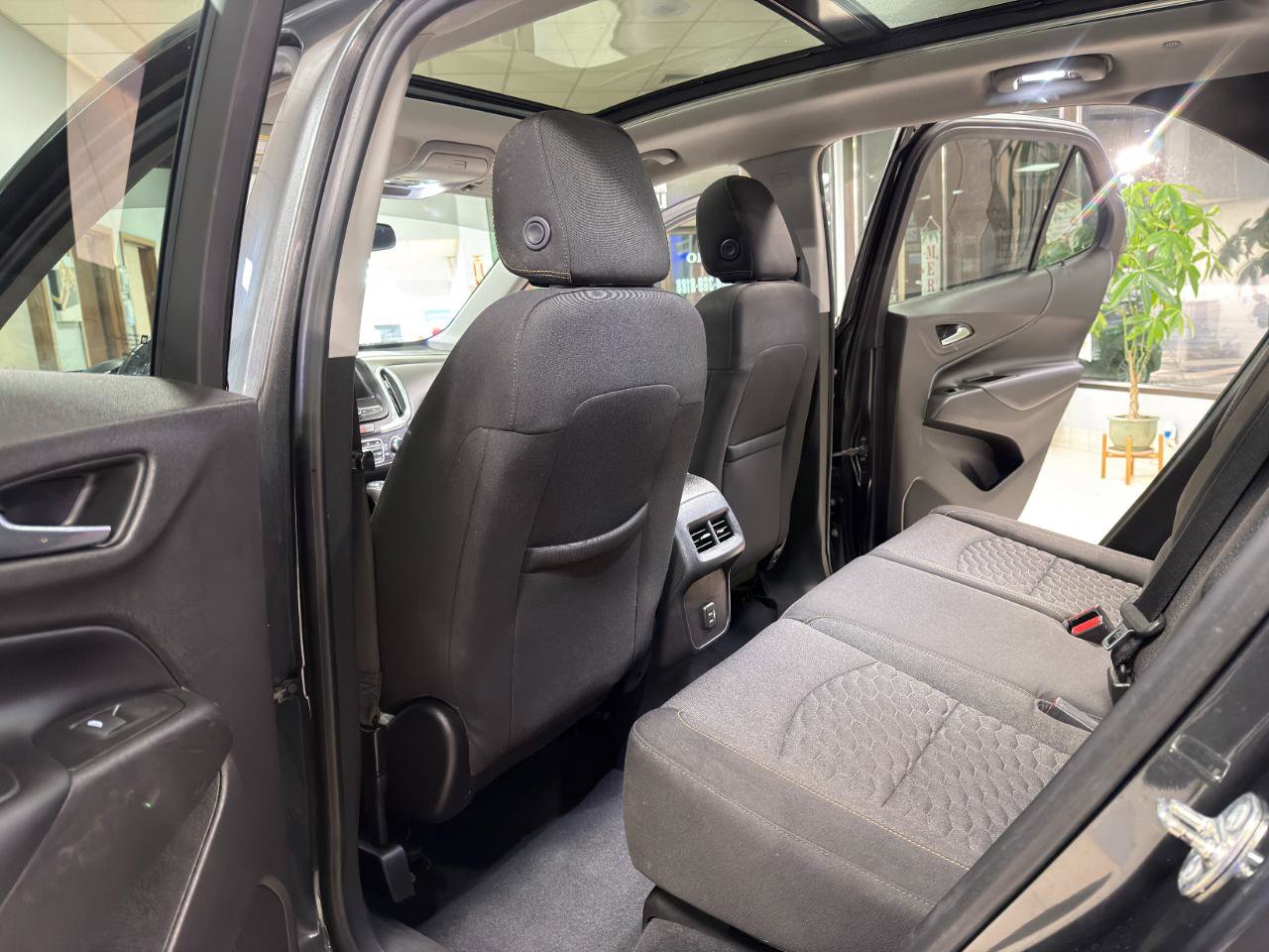Used 2020 Chevrolet Equinox LT FWD image 21