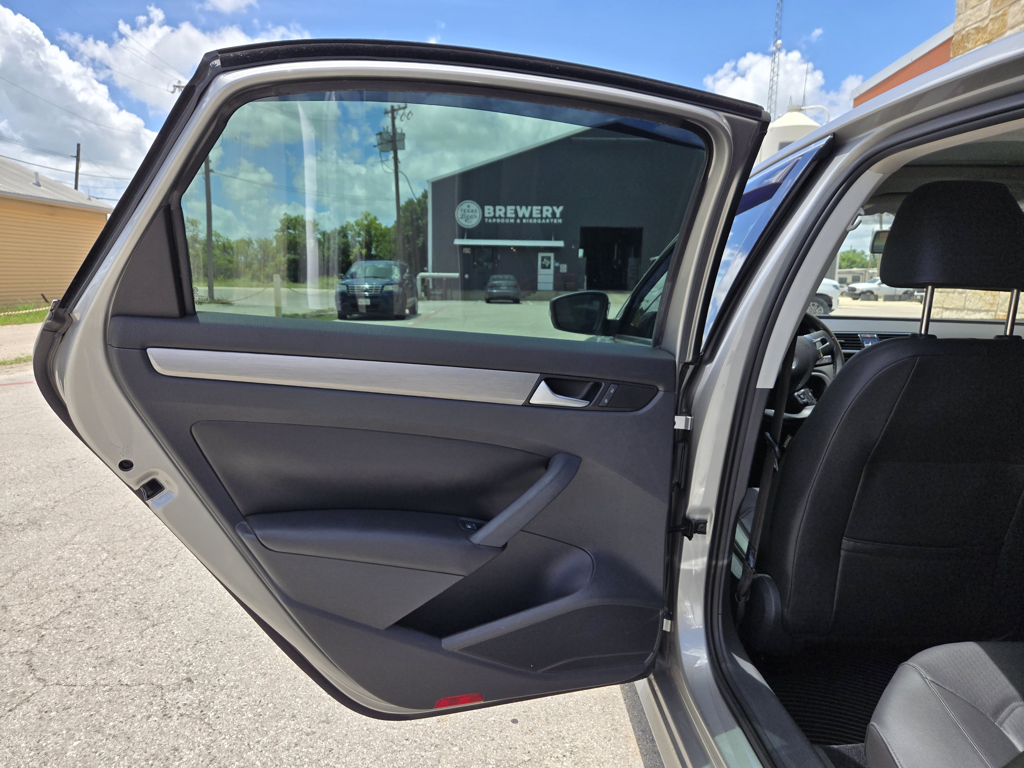 Used 2014 Volkswagen Passat TDI SE FWD image 6
