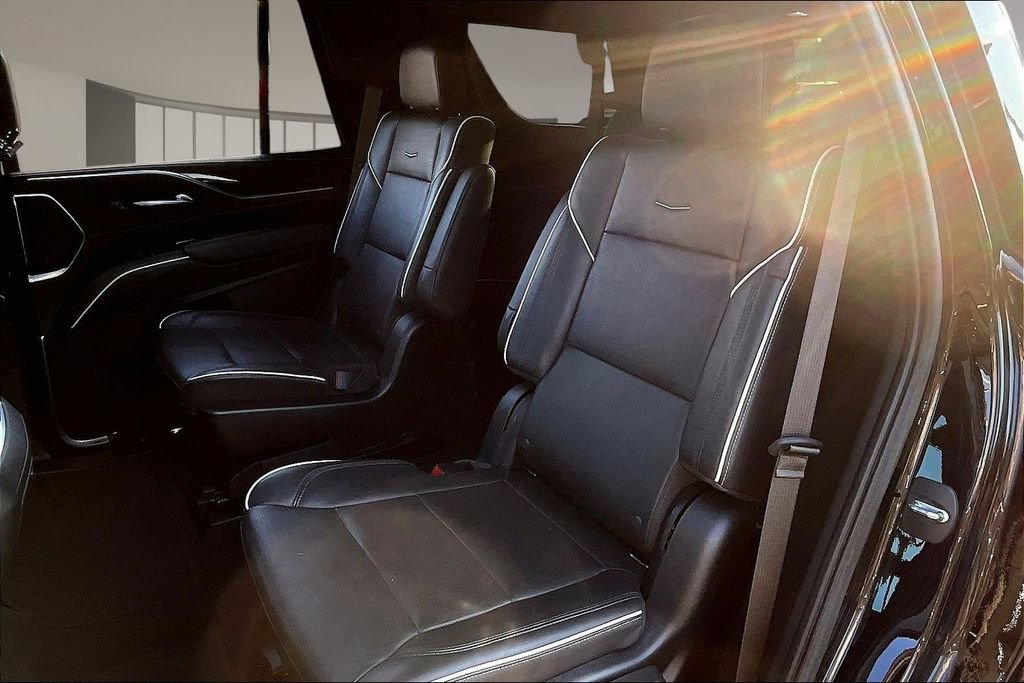 Used 2023 Cadillac Escalade Premium Luxury RWD image 28