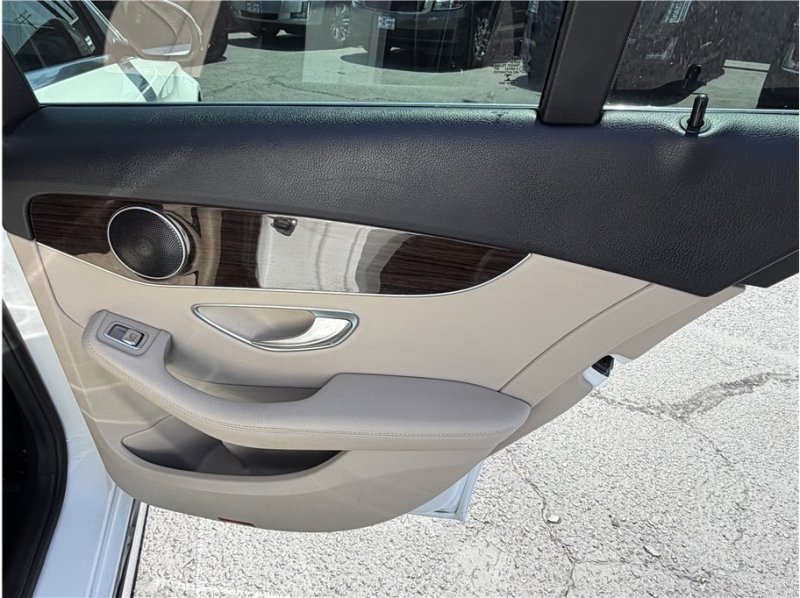 Used 2020 Mercedes-Benz C 300 Sedan image 25