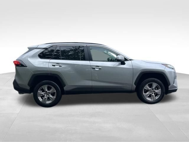 Used 2025 Toyota RAV4 XLE AWD/4WD image 9