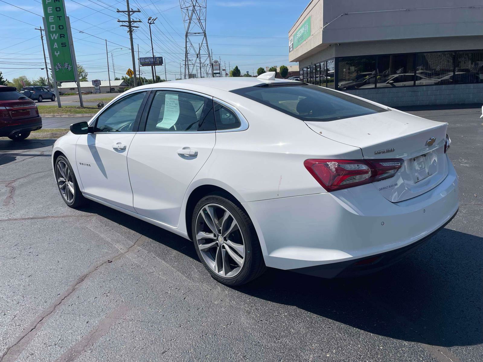 Used 2022 Chevrolet Malibu LT w/ Leather Package FWD image 3
