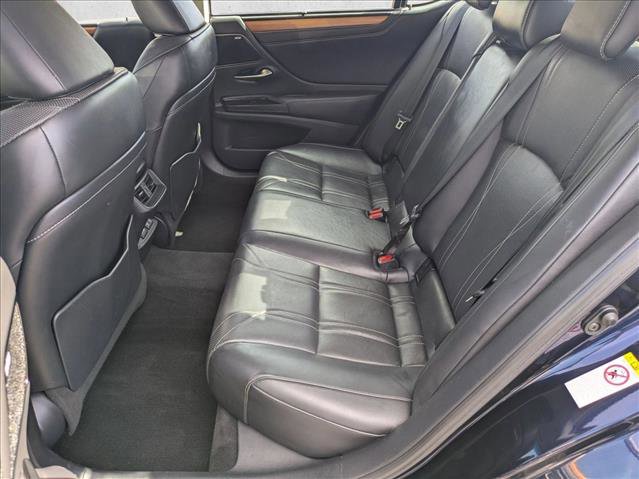 Used 2019 Lexus ES 350 Ultra Luxury image 18
