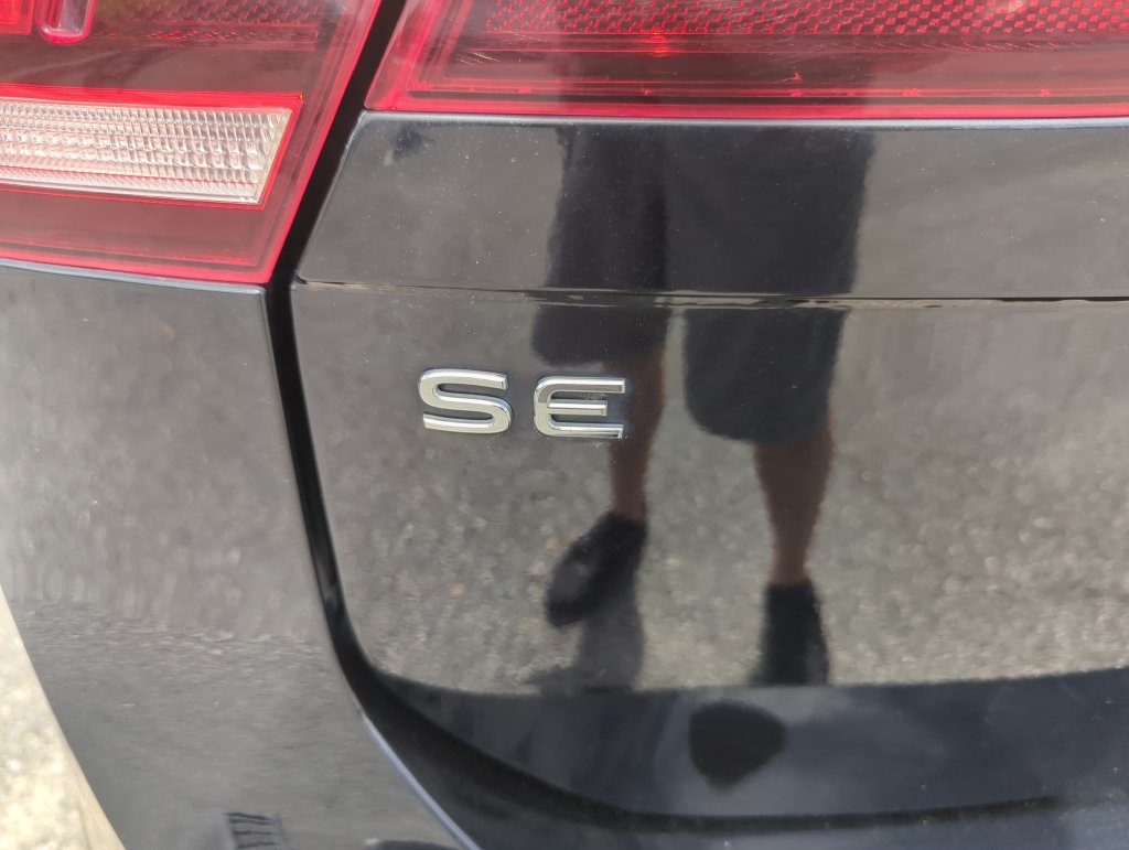 Used 2024 Volkswagen Tiguan SE R-Line FWD image 22