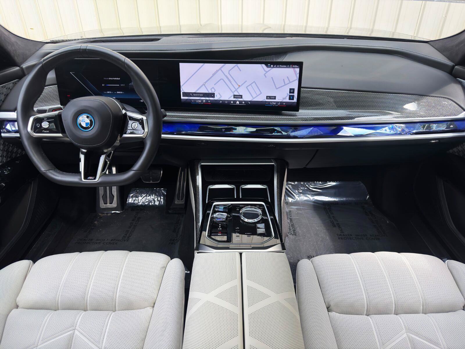 Used 2023 BMW i7 xDrive60 w/ Executive Package 2 AWD/4WD image 11