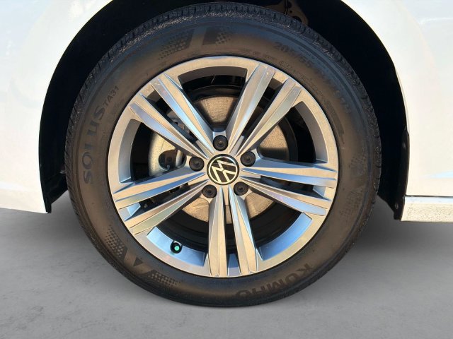 Certified 2023 Volkswagen Jetta SE FWD image 11