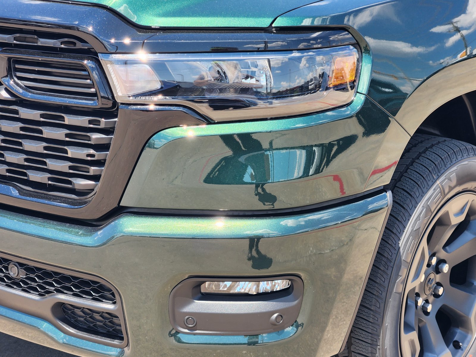 New 2027 RAM 1500 Express AWD/4WD image 9