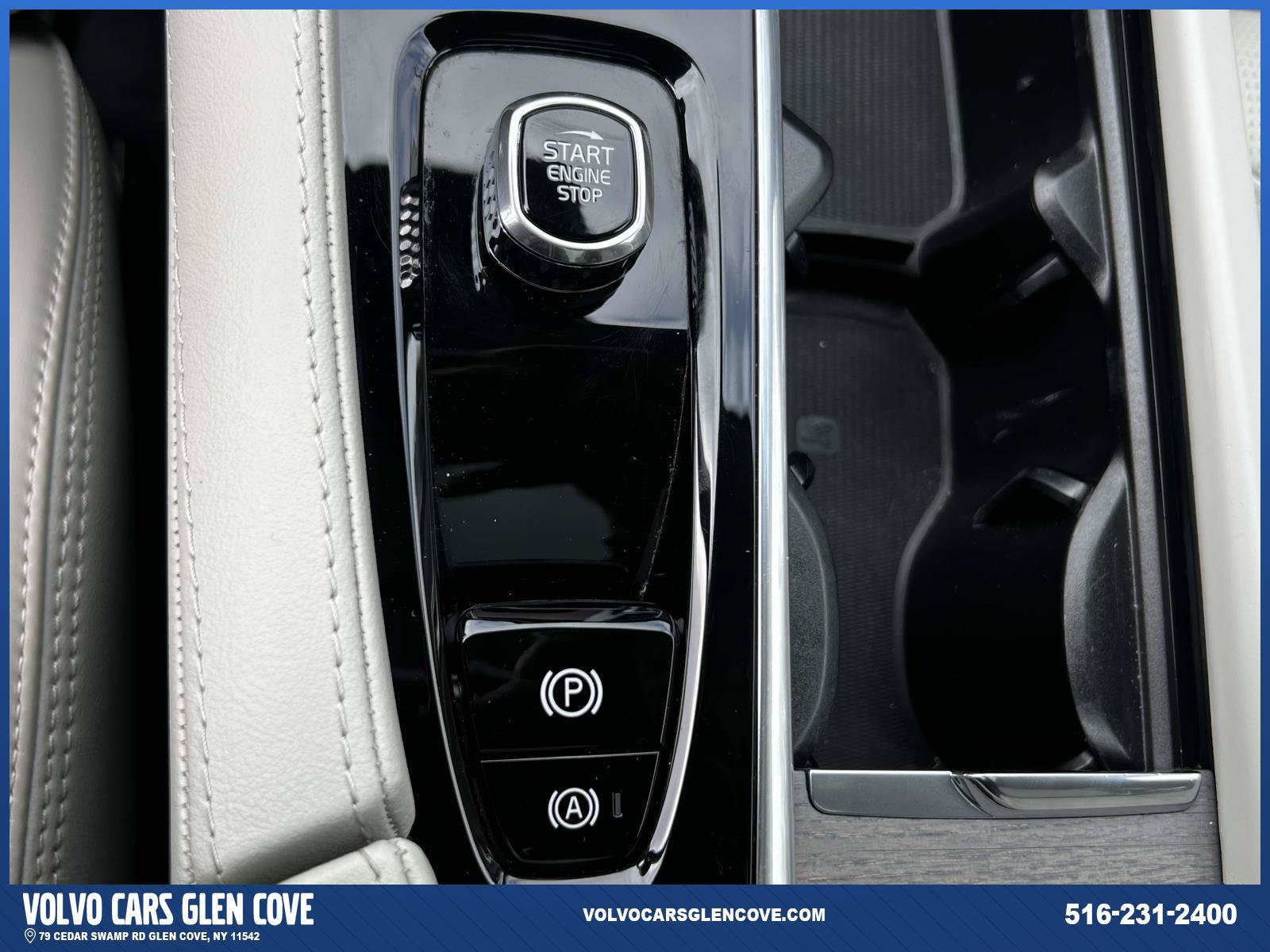 Certified 2025 Volvo XC90 T8 Ultra w/ Protection Package Premier AWD/4WD image 32