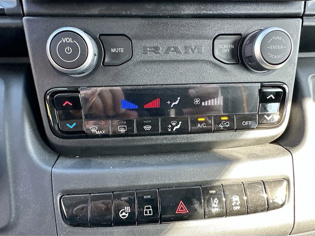 Used 2024 RAM ProMaster 3500 w/ Delivery Van Package image 17