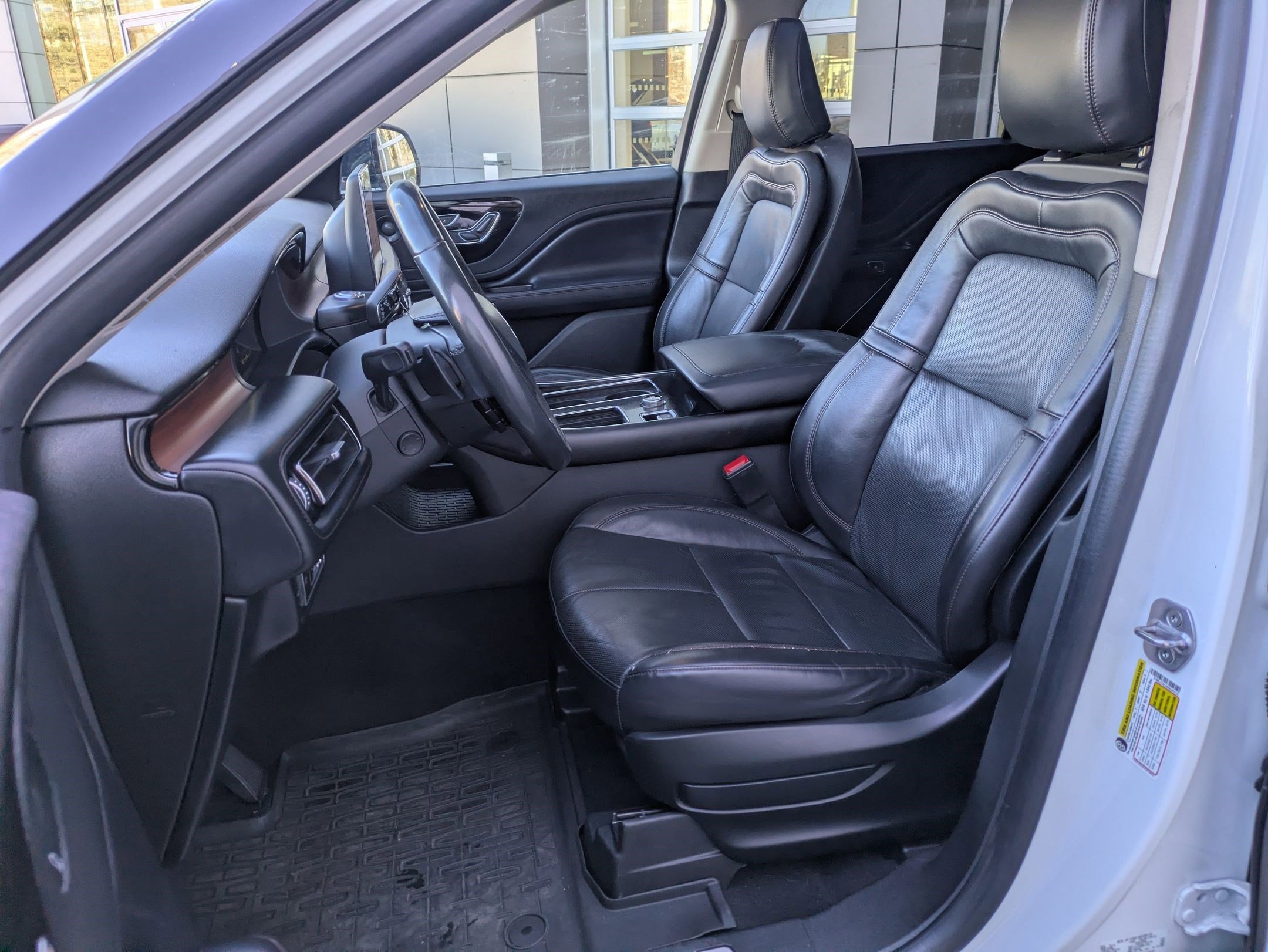 Used 2022 Lincoln Aviator Reserve w/ Elements Package Plus image 27