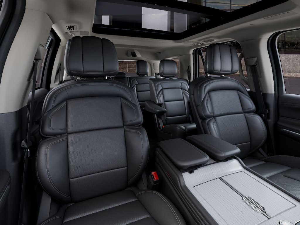 New 2027 Lincoln Navigator Reserve AWD/4WD image 10