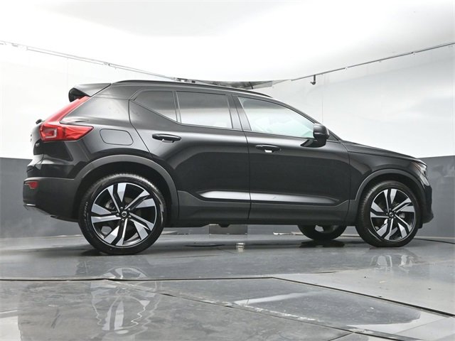 Used 2025 Volvo XC40 B5 Ultra image 40