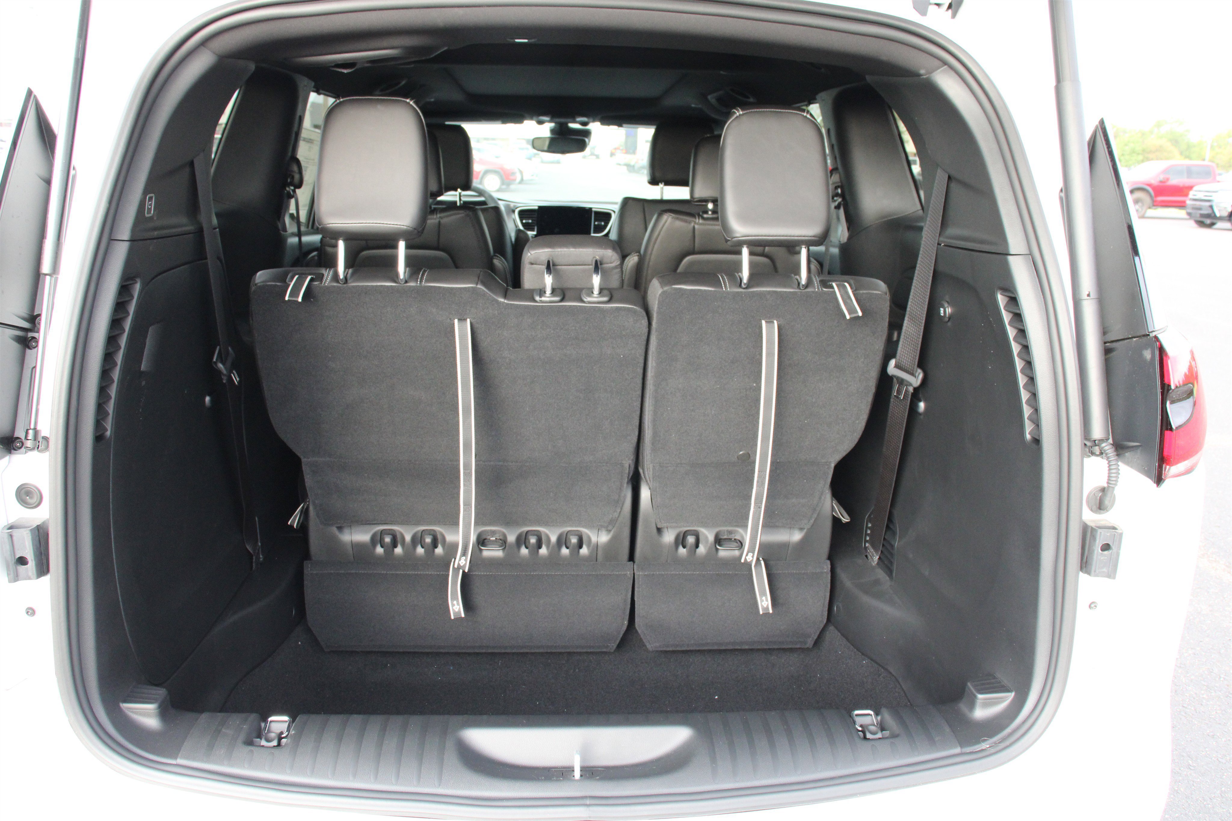 New 2026 Chrysler Pacifica Select AWD/4WD image 27