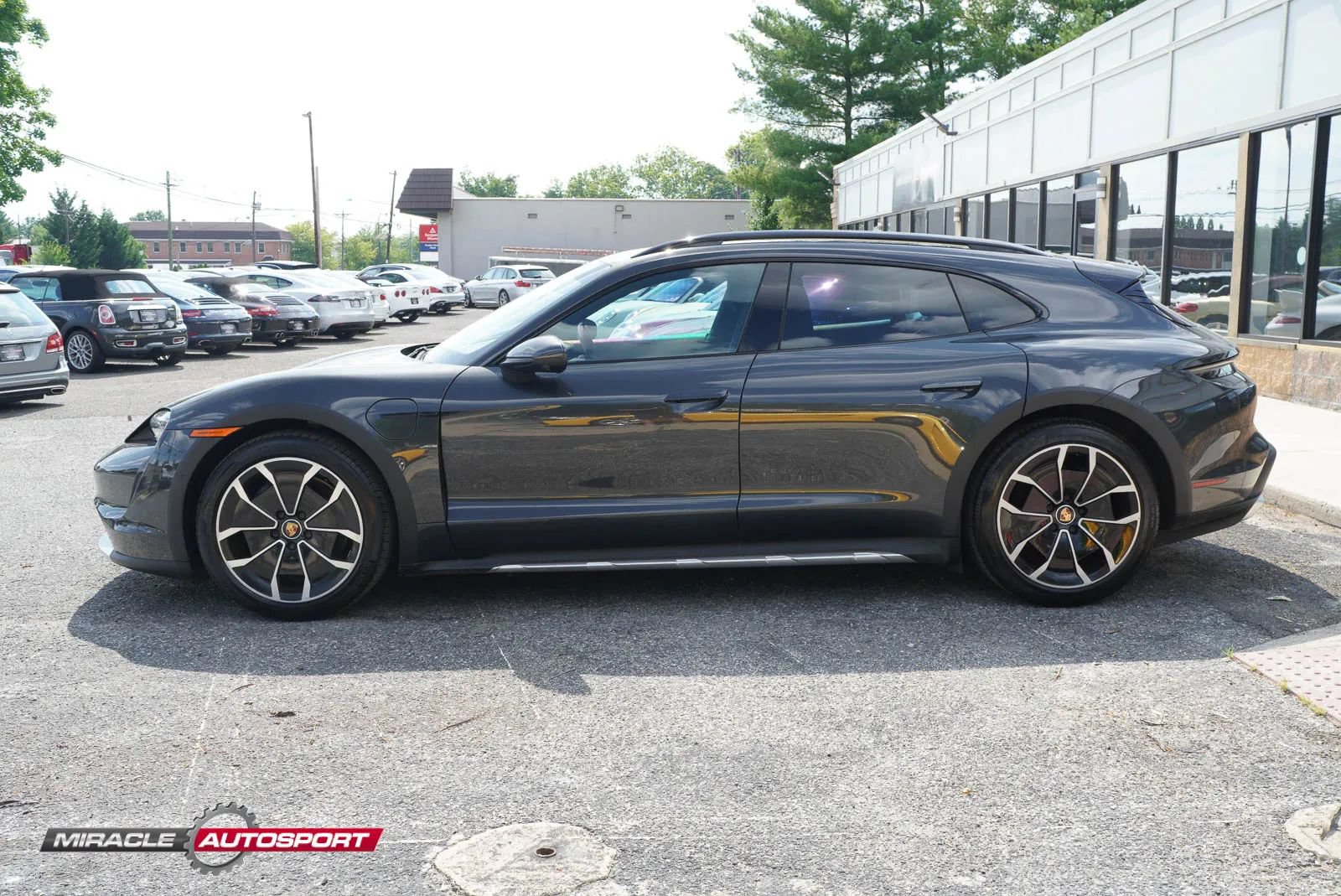 Used 2022 Porsche Taycan 4 Cross Turismo AWD/4WD image 4