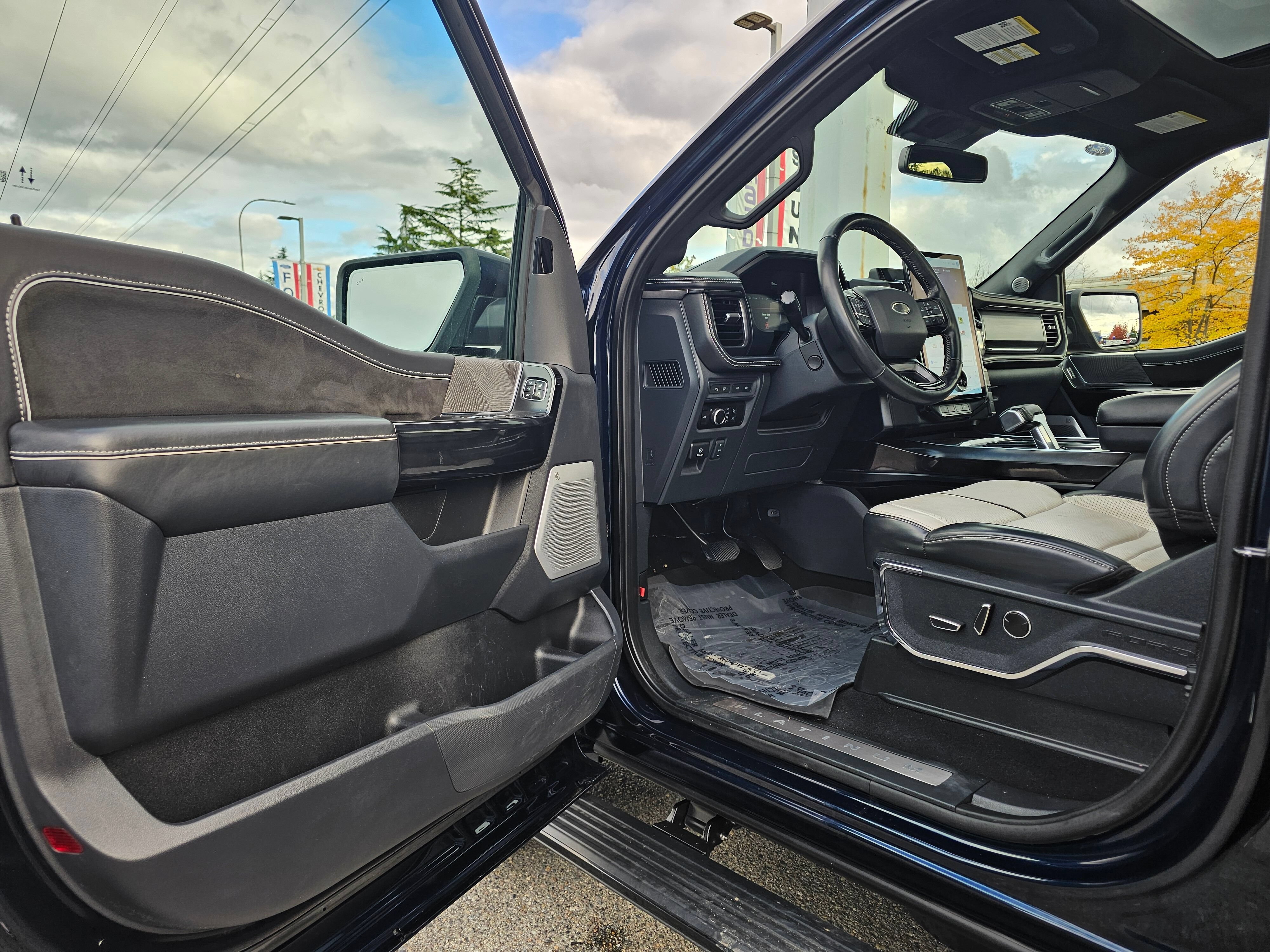 Certified 2023 Ford F150 Lightning Platinum AWD/4WD image 17
