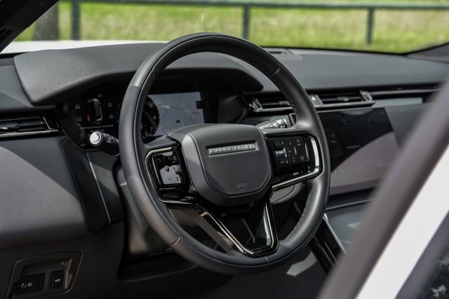 Used 2025 Land Rover Range Rover Velar S AWD/4WD image 19