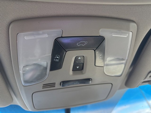 Used 2017 Toyota Sienna XLE image 28