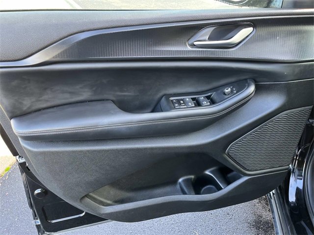 Used 2024 Jeep Grand Cherokee L Laredo w/ Luxury Tech Group I image 26