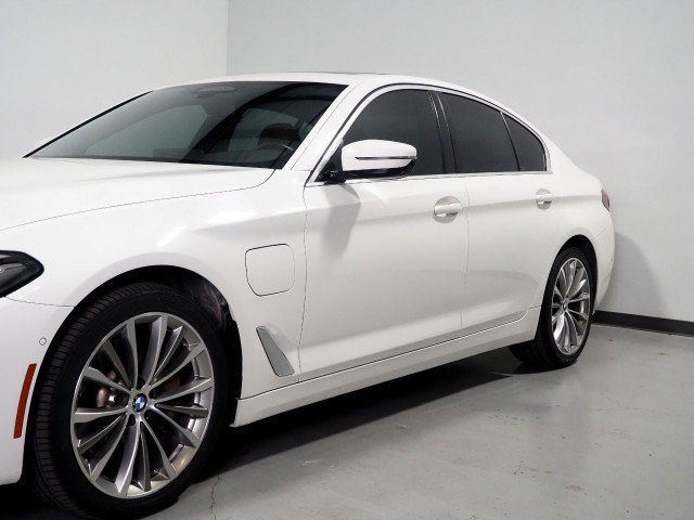 Used 2021 BMW 530e w/ Premium Package w/ Premium Package RWD image 54