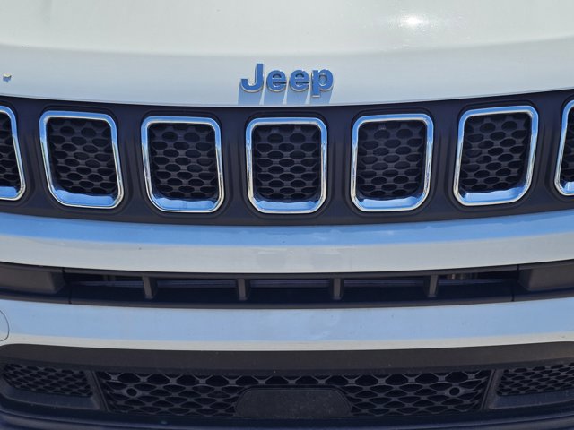 Used 2023 Jeep Compass Latitude w/ Convenience Group image 3