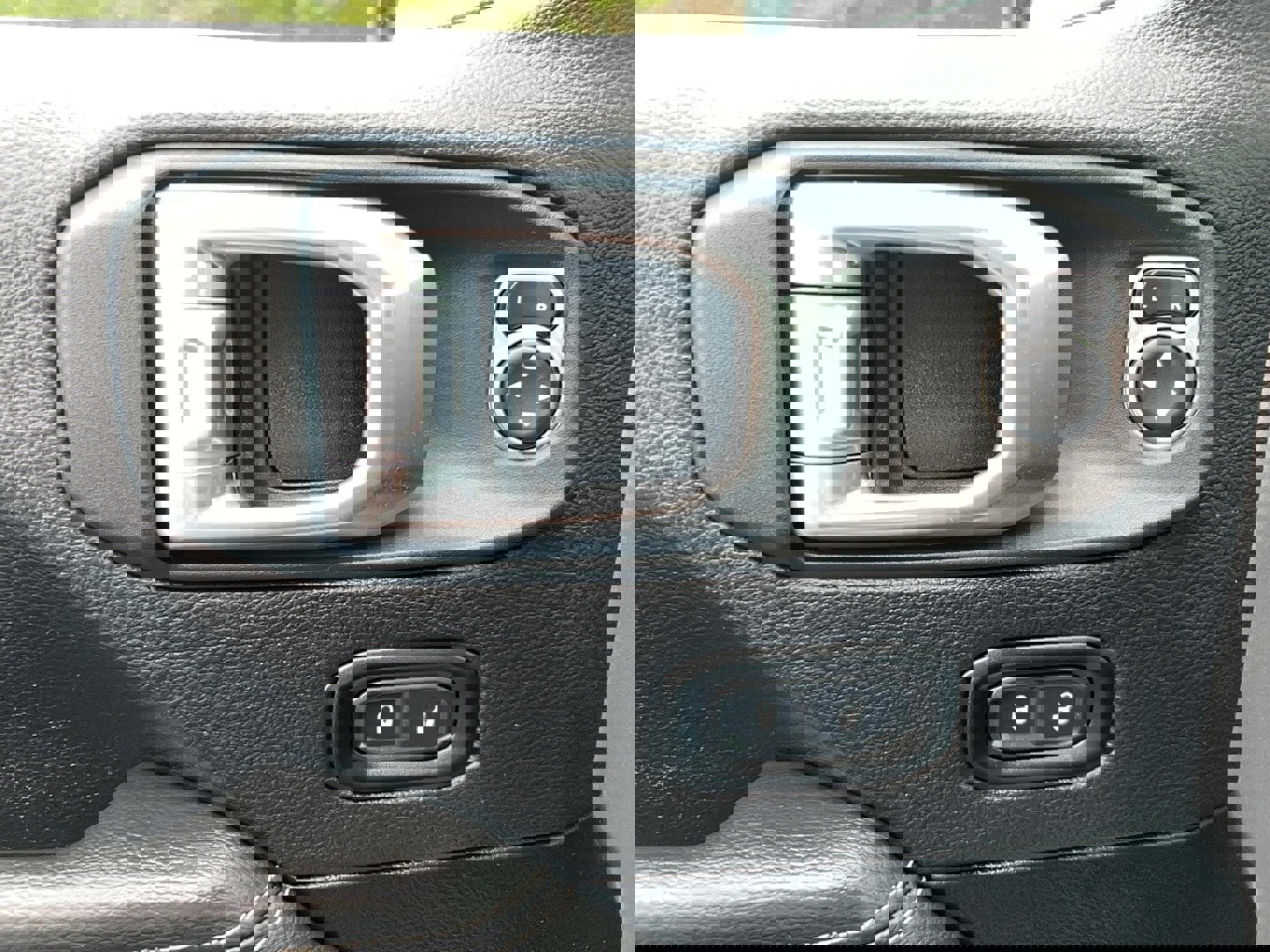 Used 2021 Jeep Wrangler Unlimited Sahara w/ Cold Weather Group image 14