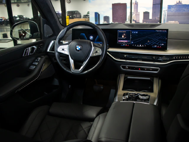 Used 2024 BMW X7 xDrive40i w/ Executive Package AWD/4WD image 16