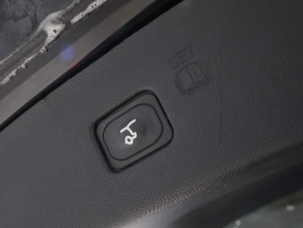 Used 2024 Ford Edge Titanium image 20