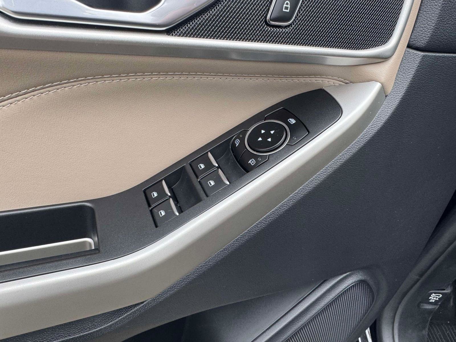 Certified 2022 Ford Explorer XLT w/ Equipment Group 202A AWD/4WD image 19