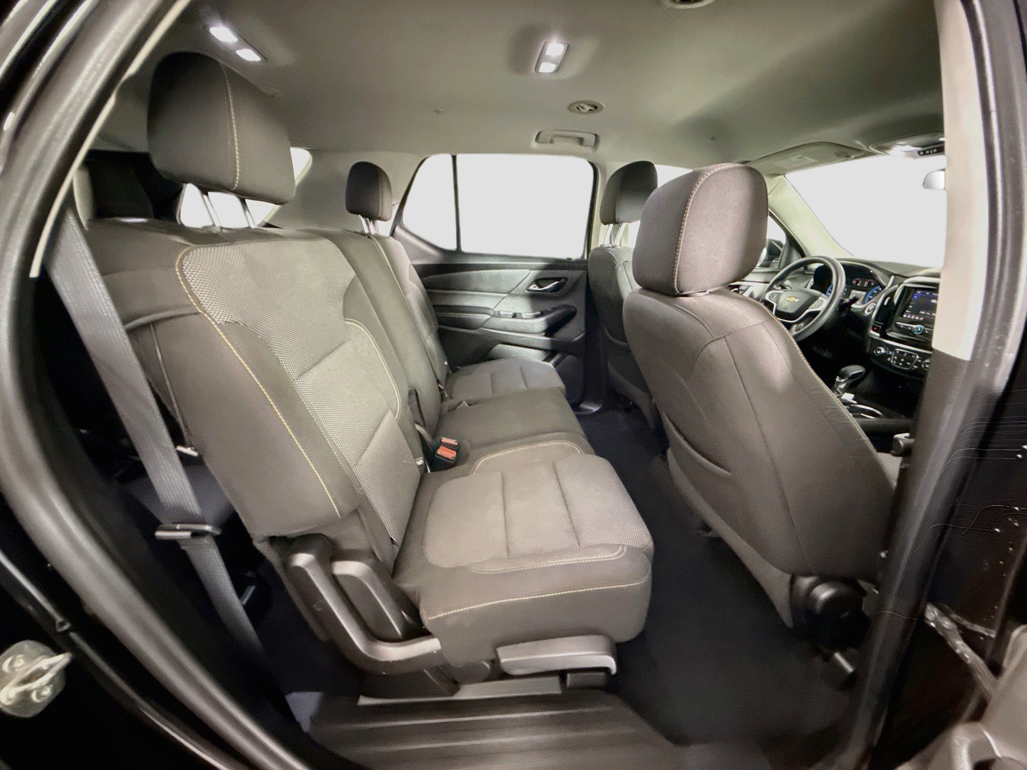 Used 2021 Chevrolet Traverse LS FWD image 27