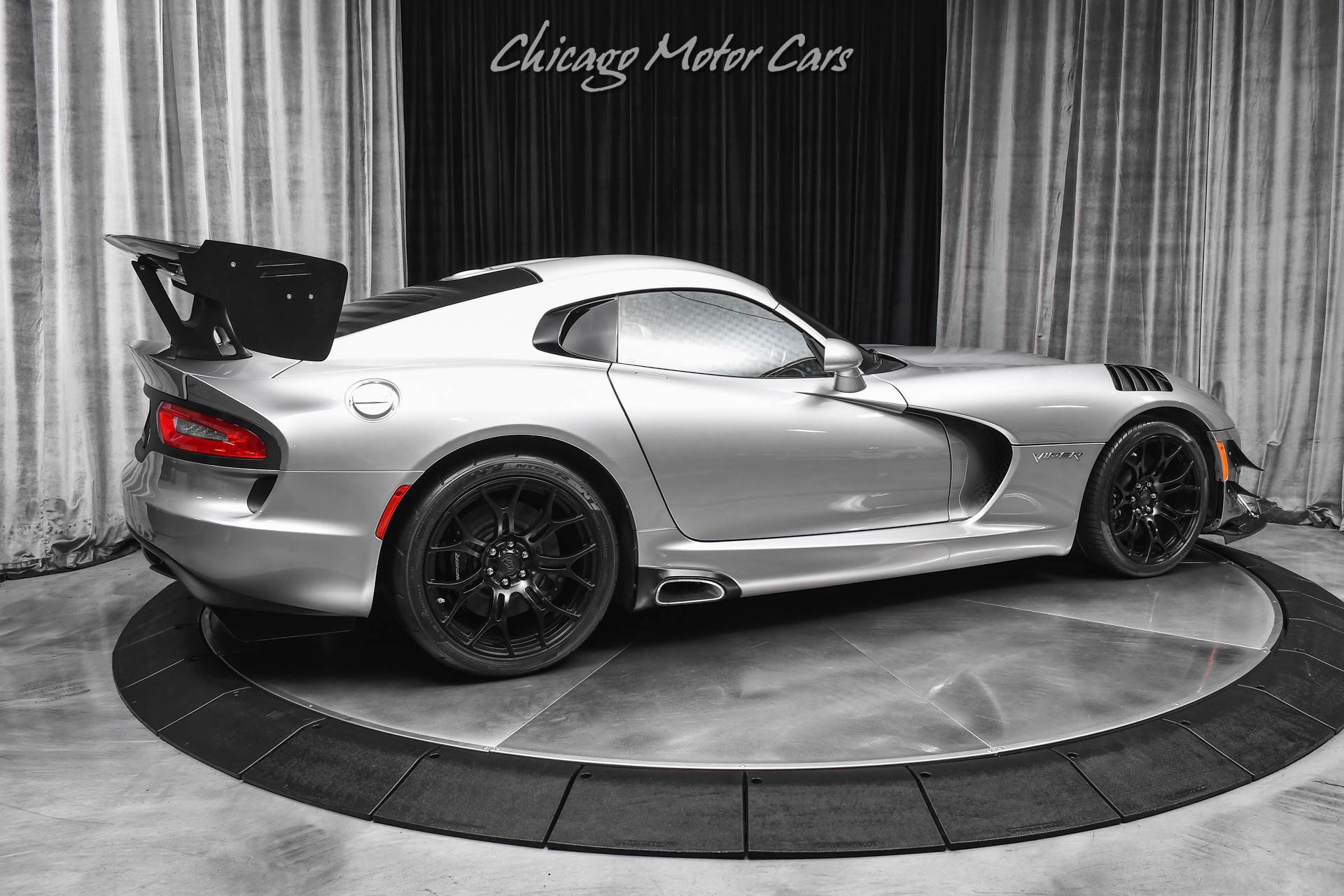 Used 2015 Dodge Viper SRT-10 RWD image 5