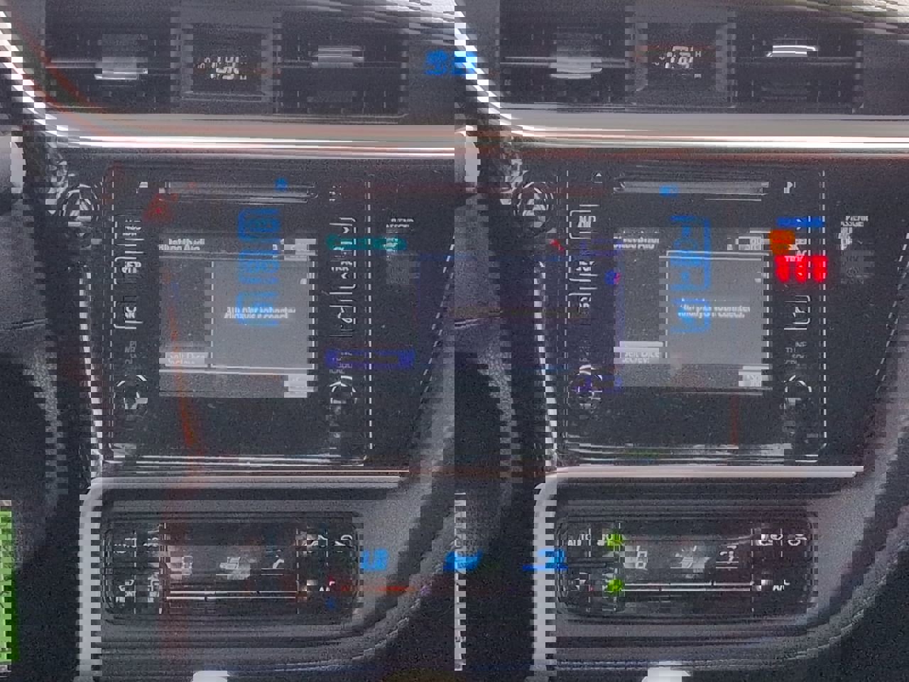 Used 2018 Toyota Corolla SE image 17