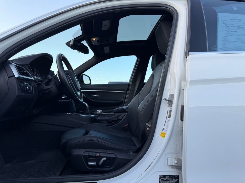 Used 2017 BMW 330i Sedan RWD image 4