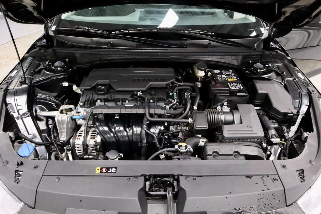 Used 2025 Kia K4 LXS image 16