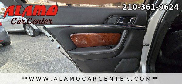 Used 2013 Lincoln MKS image 31