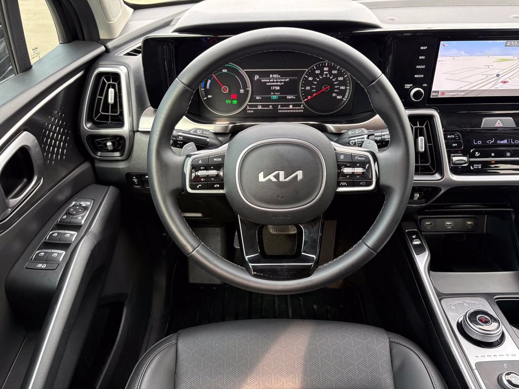 Certified 2022 Kia Sorento S FWD image 18