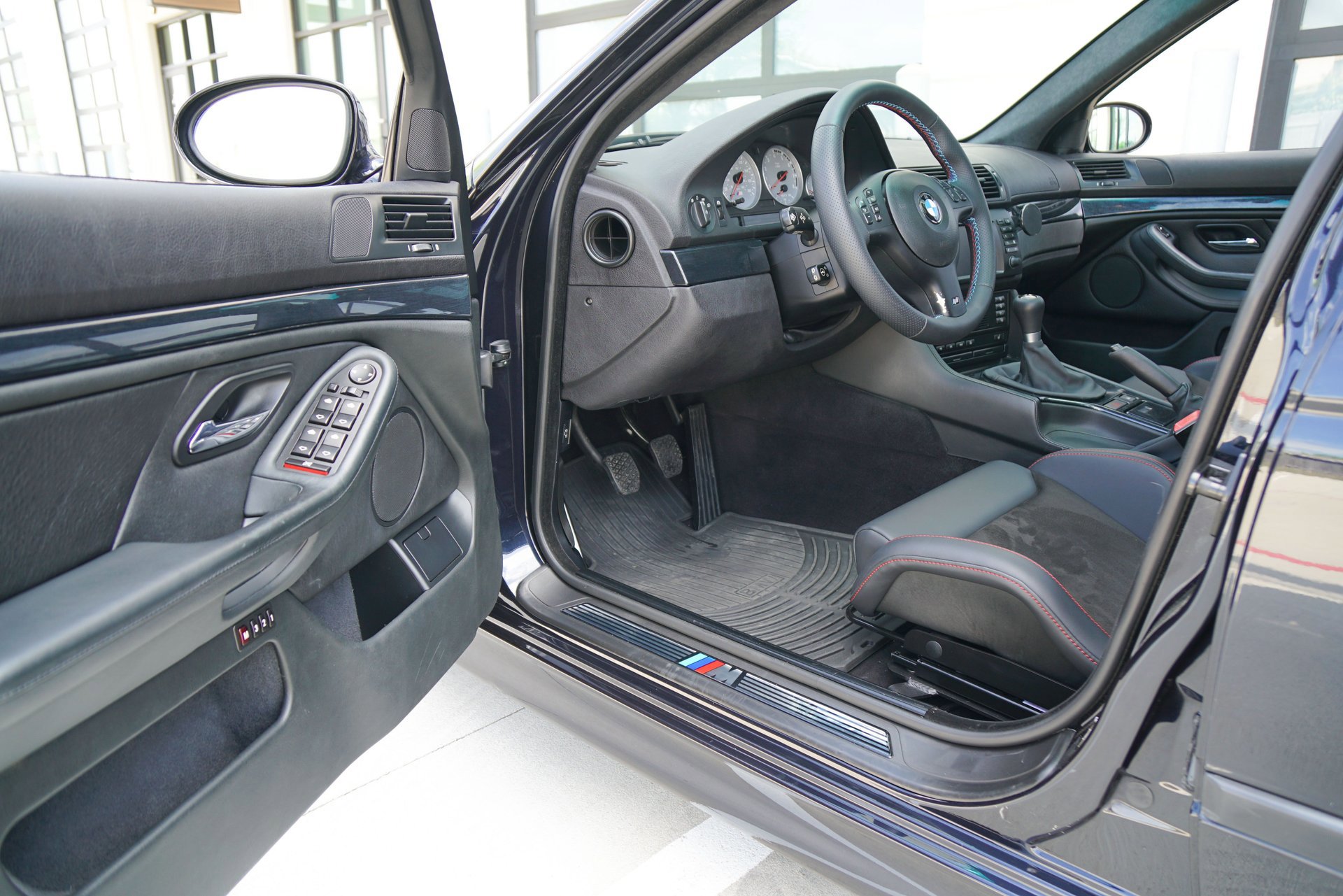 Used 2003 BMW M5 image 19