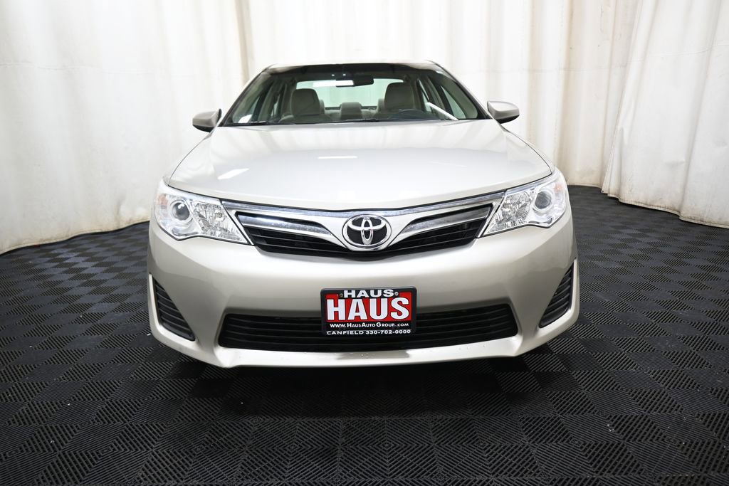 Used 2014 Toyota Camry LE FWD image 2