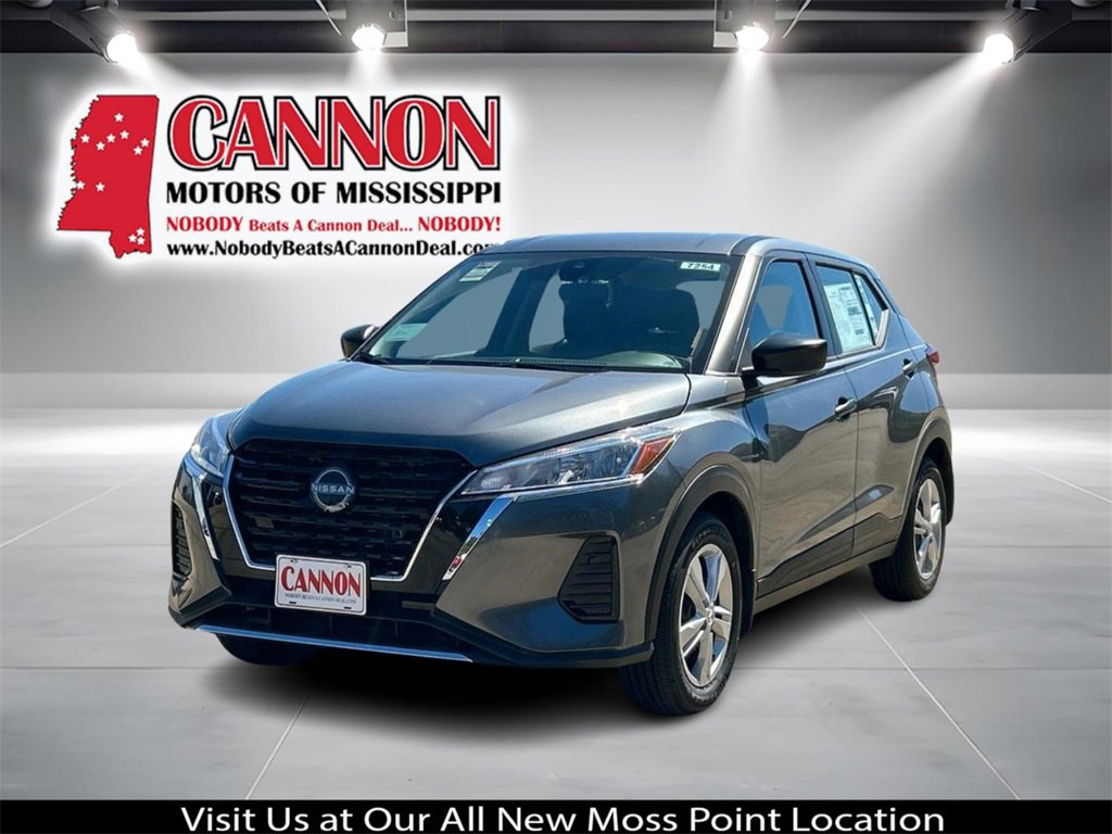 New 2025 Nissan Kicks S