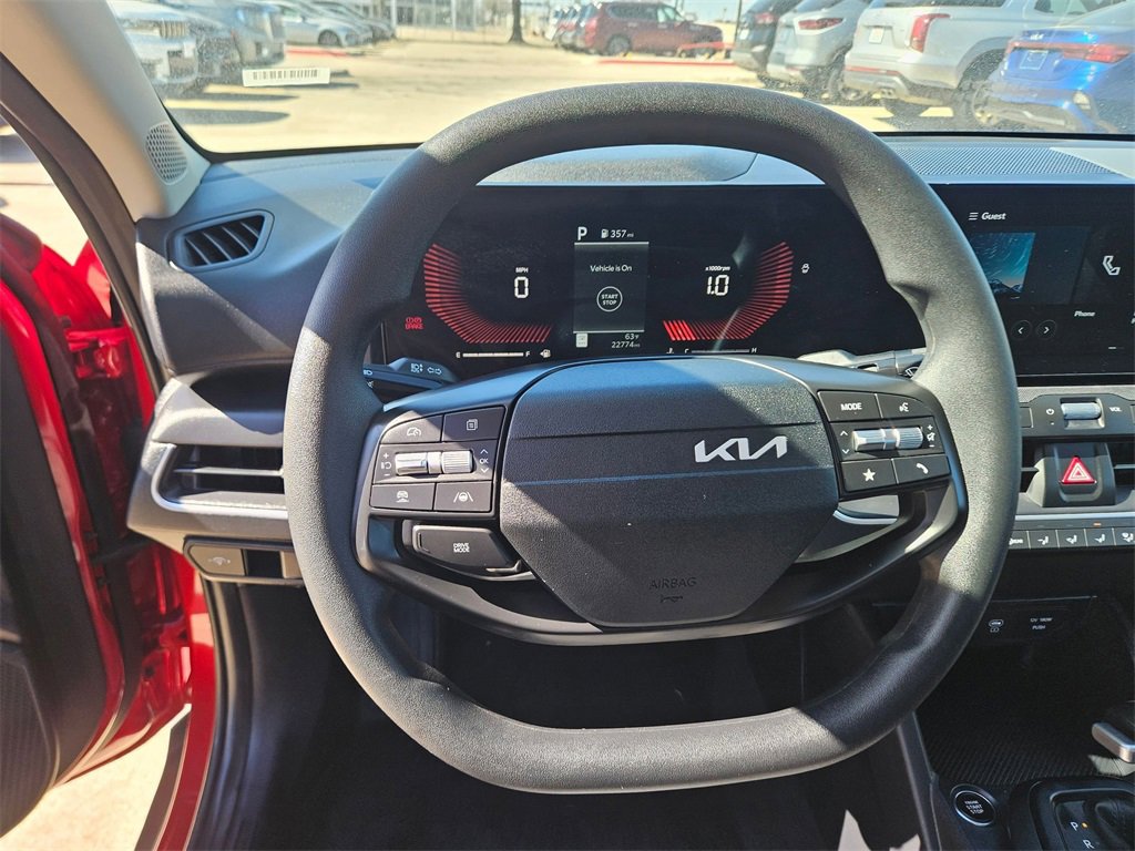 Used 2025 Kia K4 LXS image 18