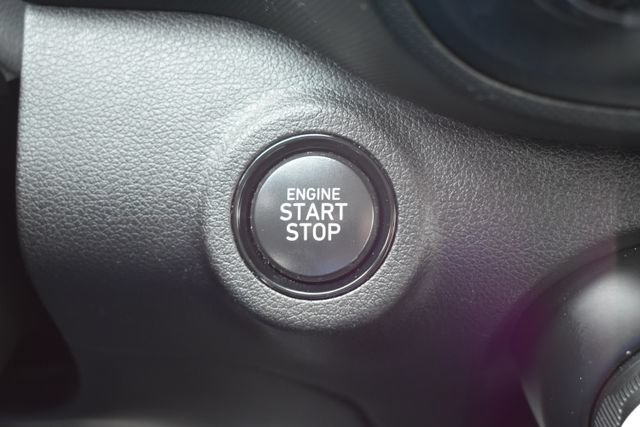 Used 2025 Hyundai Venue Limited FWD image 18