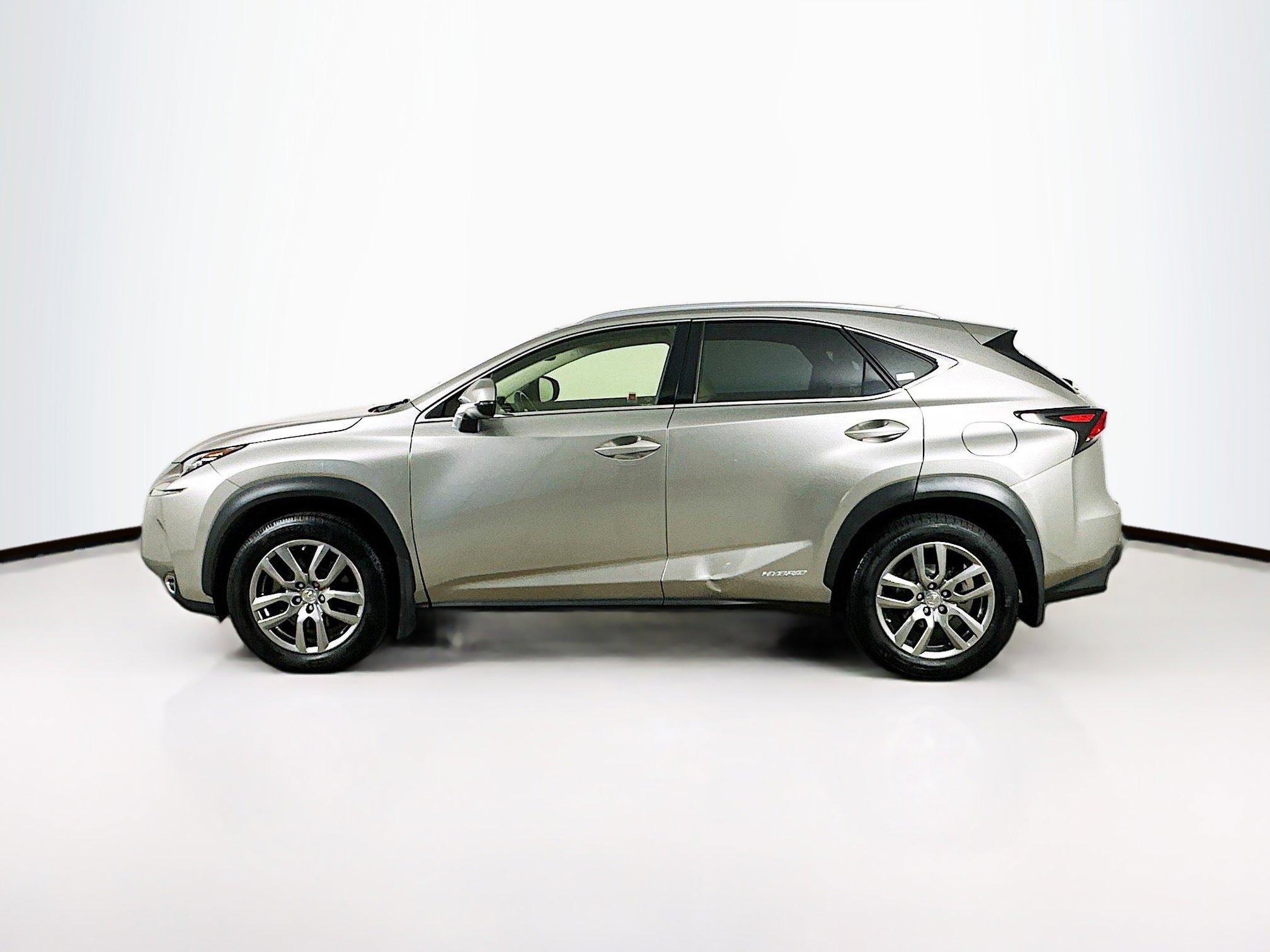 Used 2016 Lexus NX 300h AWD image 4