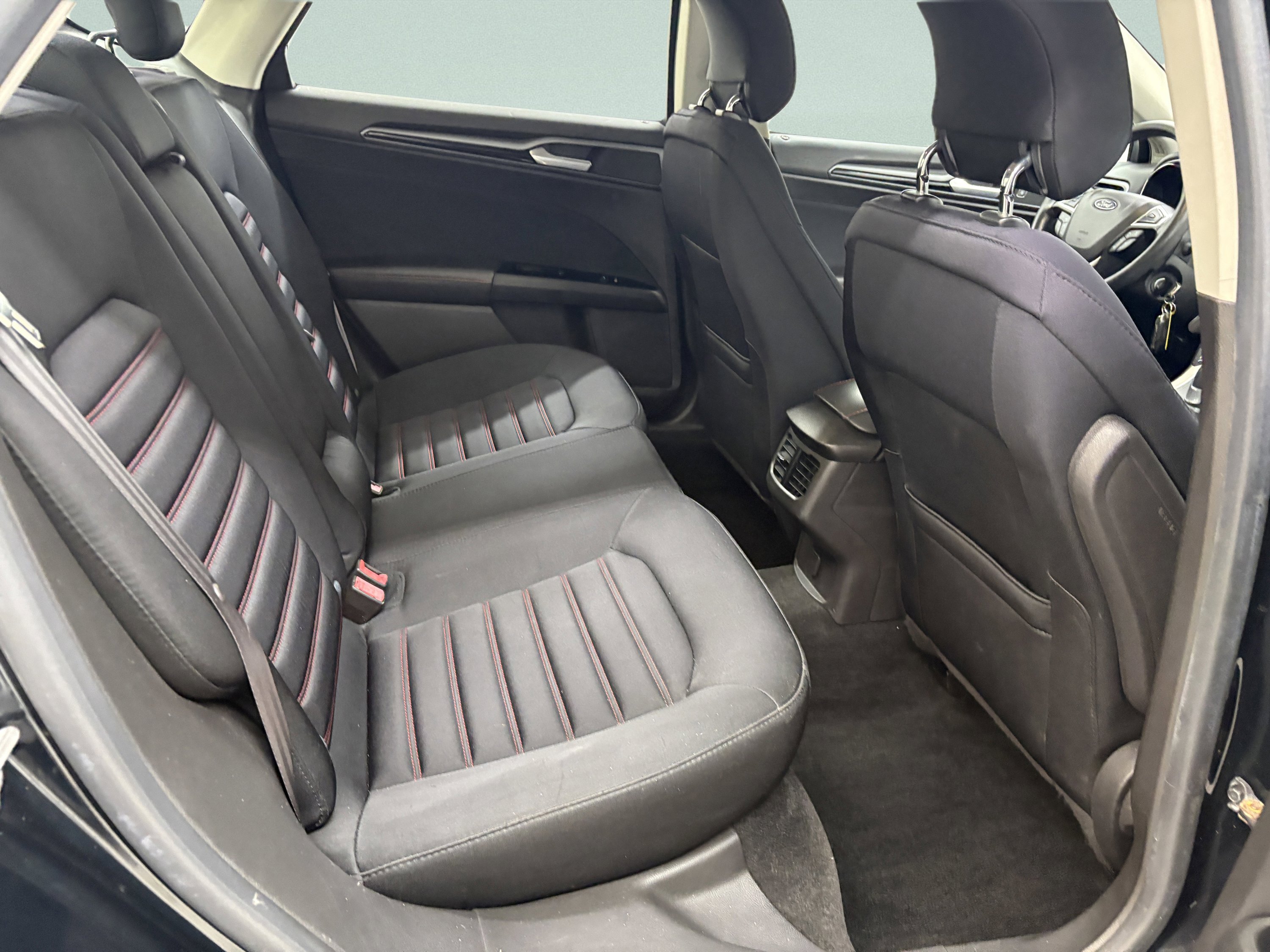 Used 2014 Ford Fusion SE FWD image 22