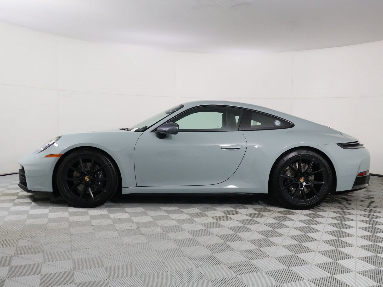New 2026 Porsche 911 Carrera T RWD image 2
