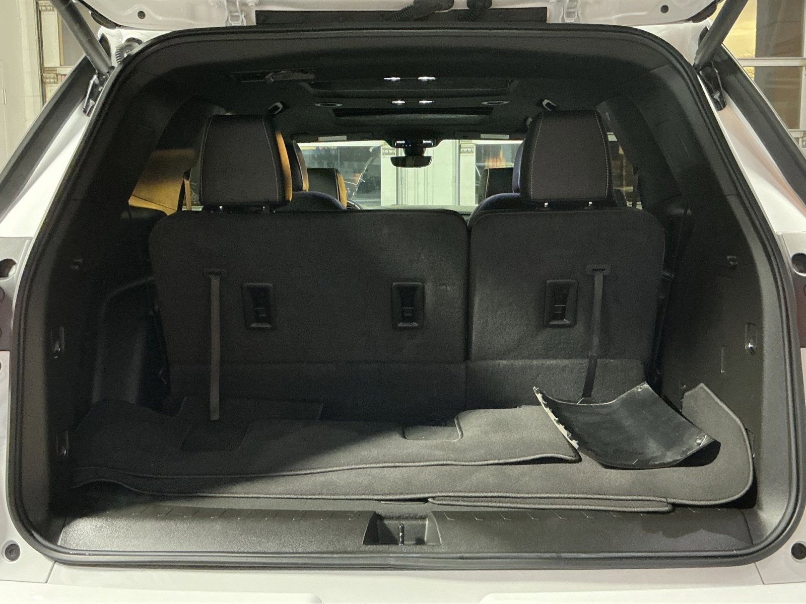 Used 2023 Chevrolet Traverse Premier image 34