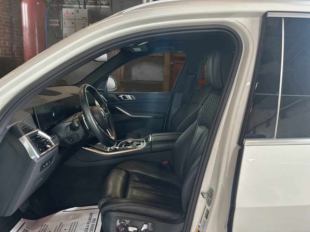 Used 2025 BMW X5 xDrive50e AWD/4WD image 13