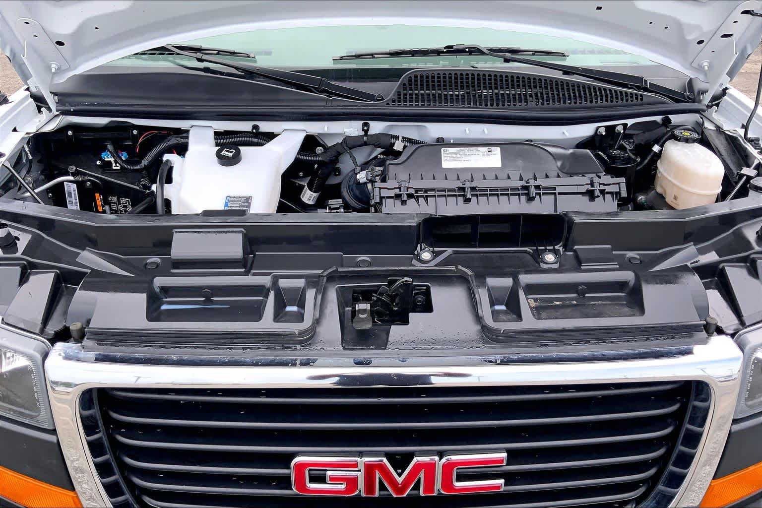 Used 2025 GMC Savana 3500 LT w/ LT Preferred Equipment Group RWD image 29