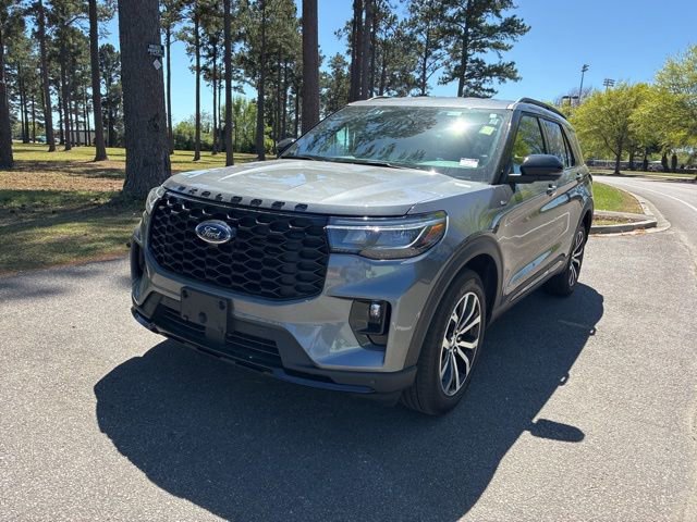 Used 2025 Ford Explorer ST-Line image 6