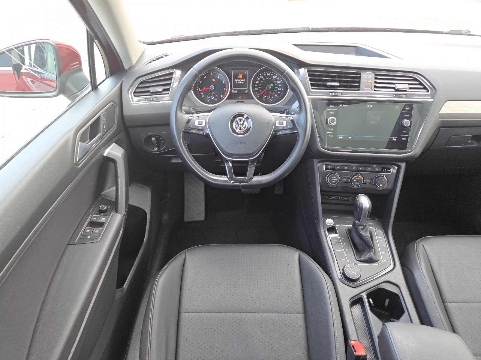 Used 2019 Volkswagen Tiguan SE w/ Panoramic Sunroof Package AWD/4WD image 23