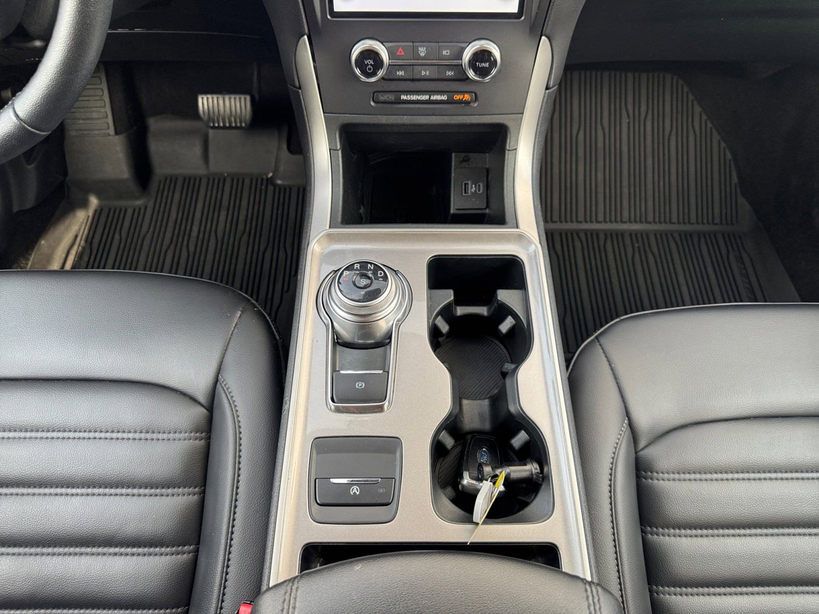 Used 2024 Ford Edge SEL w/ Convenience Package image 11